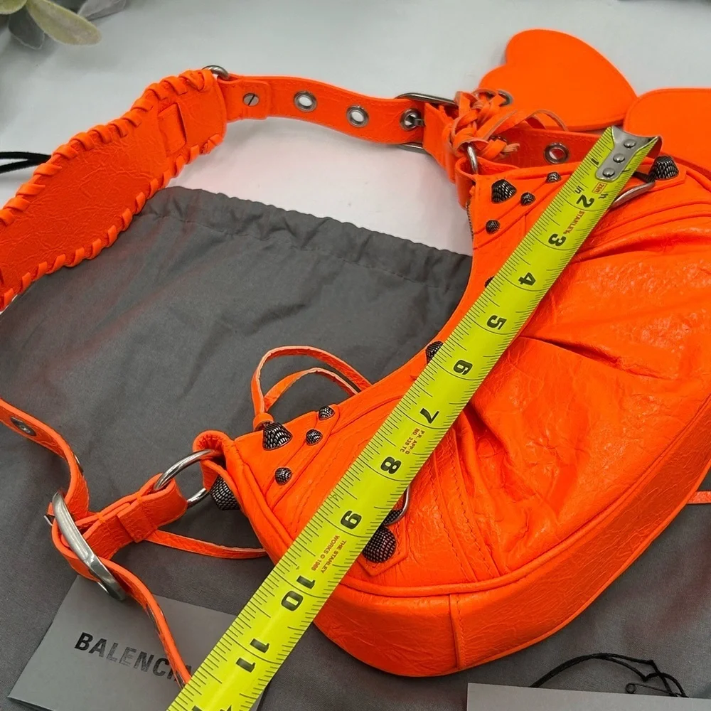 Women's Balenciaga LE CAGOLE shoulder bag in neon orange lambskin, leather NWT